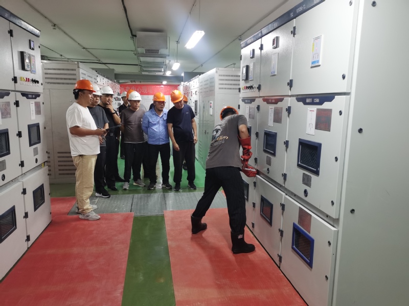 1757902482972196.jpg 江苏科技大学水电中心暑期开展配电房检修操作培训及应急预案演练2.jpg