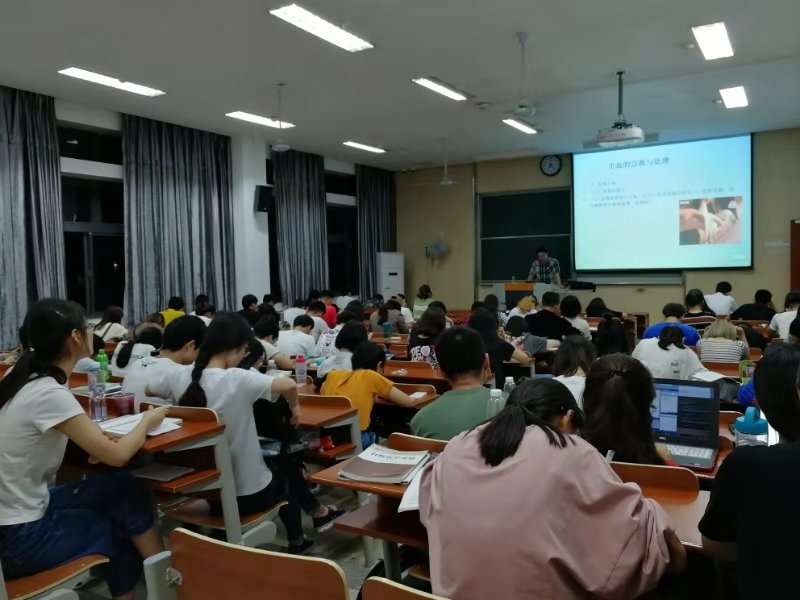 后勤育人江南大学校医院新增大学生公选课青春与健康