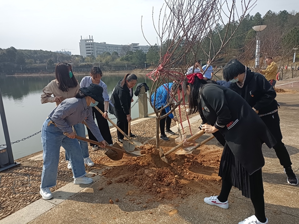 江西中医药大学：疫情防控不放松 支部学习不间断图3 (2).jpg