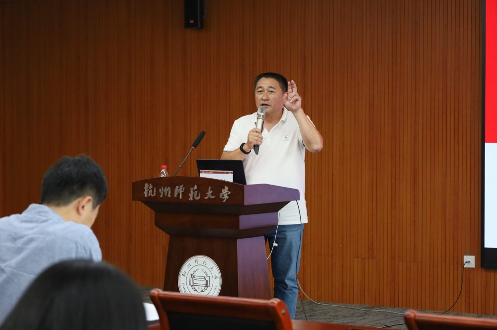 1781509796281532.jpg 胡巍.JPG